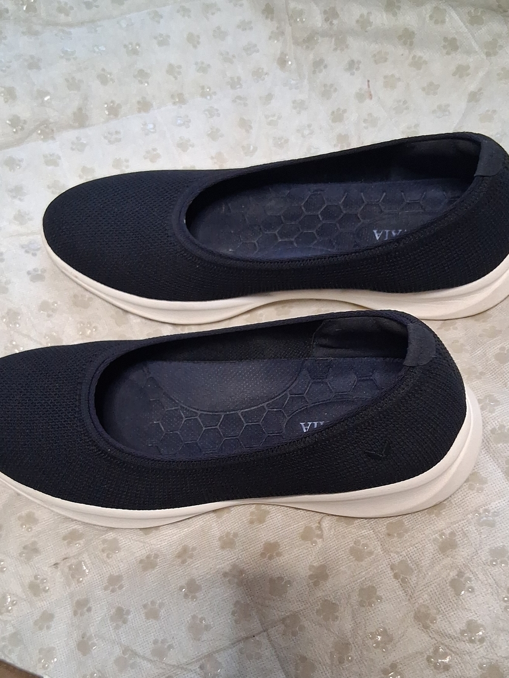 Comfort Slip-On Women's Shoes in Black